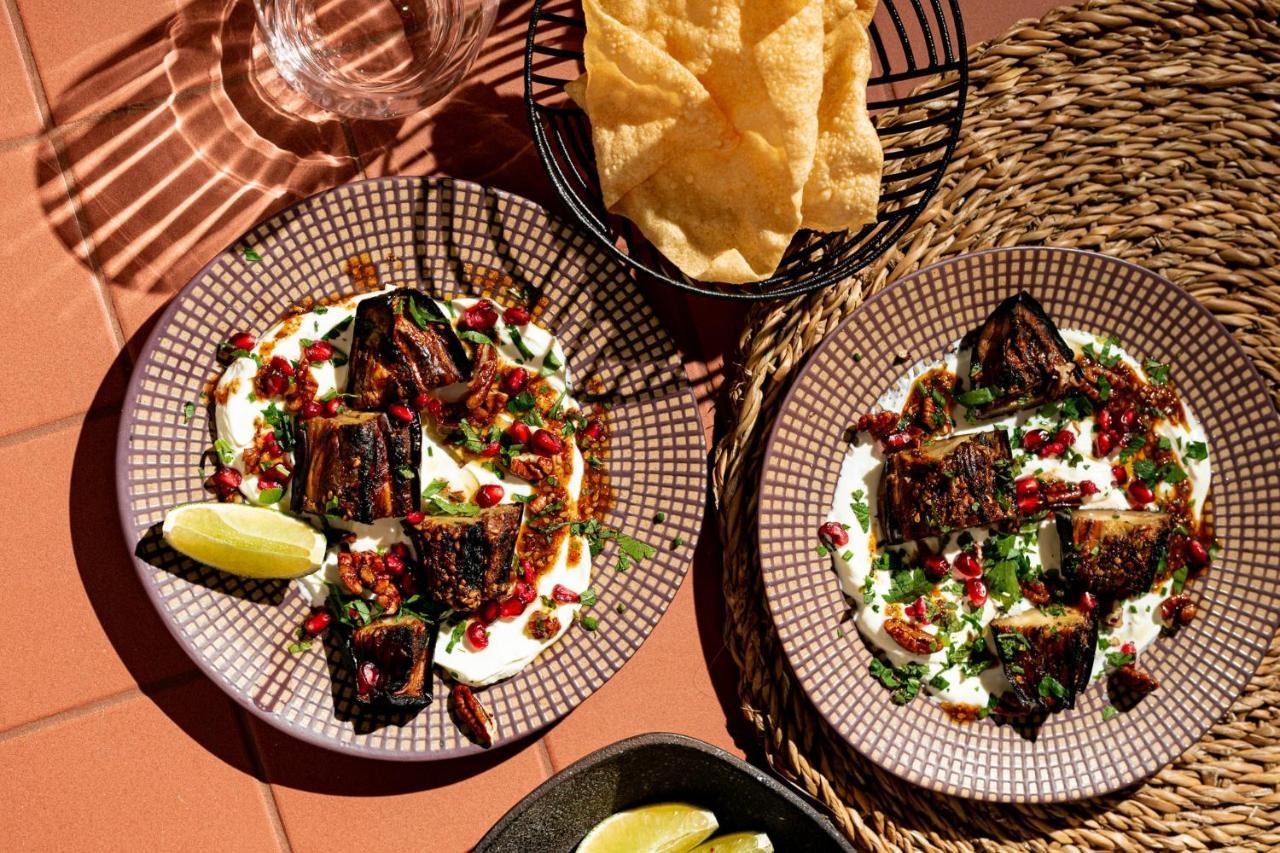 Verno House Budapest, Vignette Collection By Ihg المظهر الخارجي الصورة Baba Ghanoush