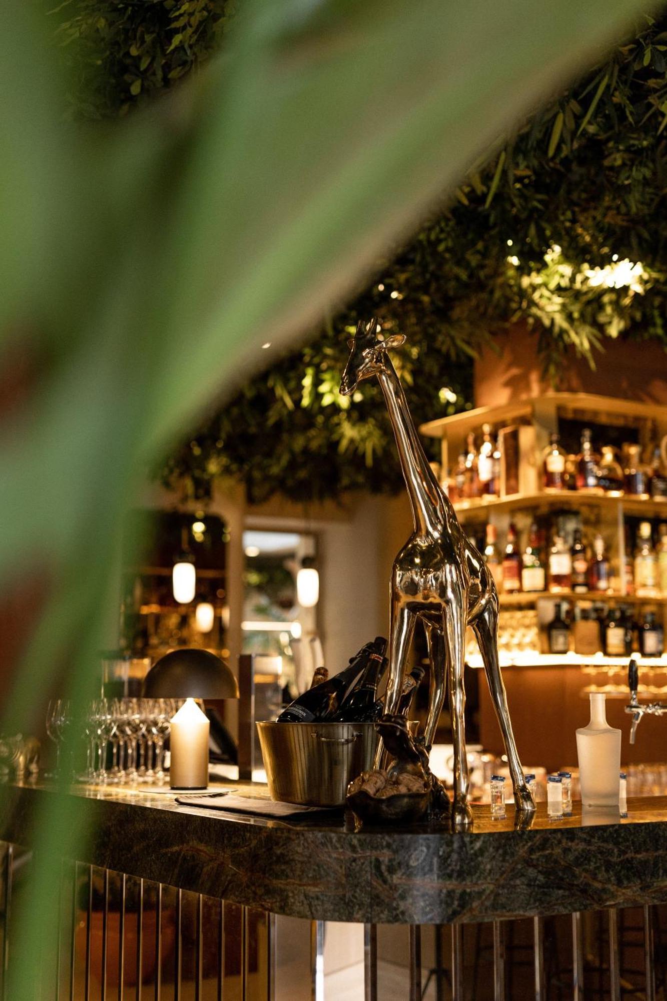 Verno House Budapest, Vignette Collection By Ihg المظهر الخارجي الصورة The Giraffe Bar